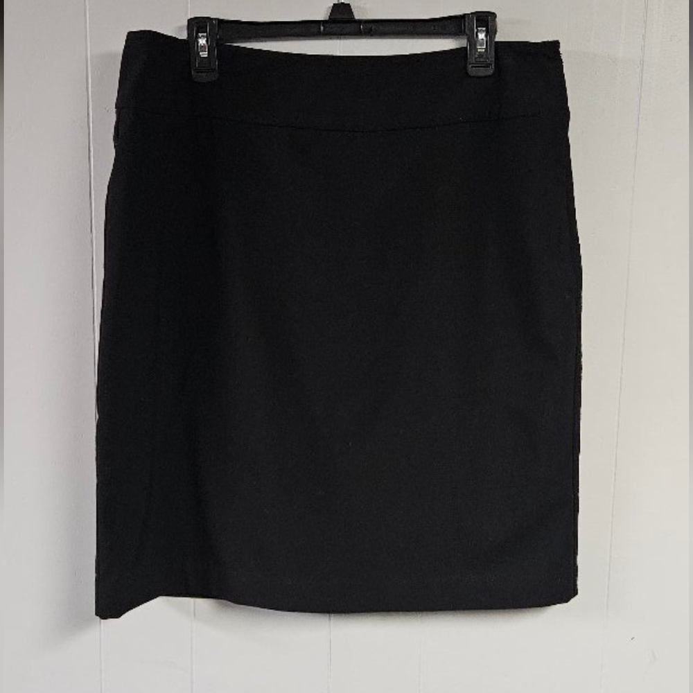 212 Collection Classic Black Straight Line Skirt